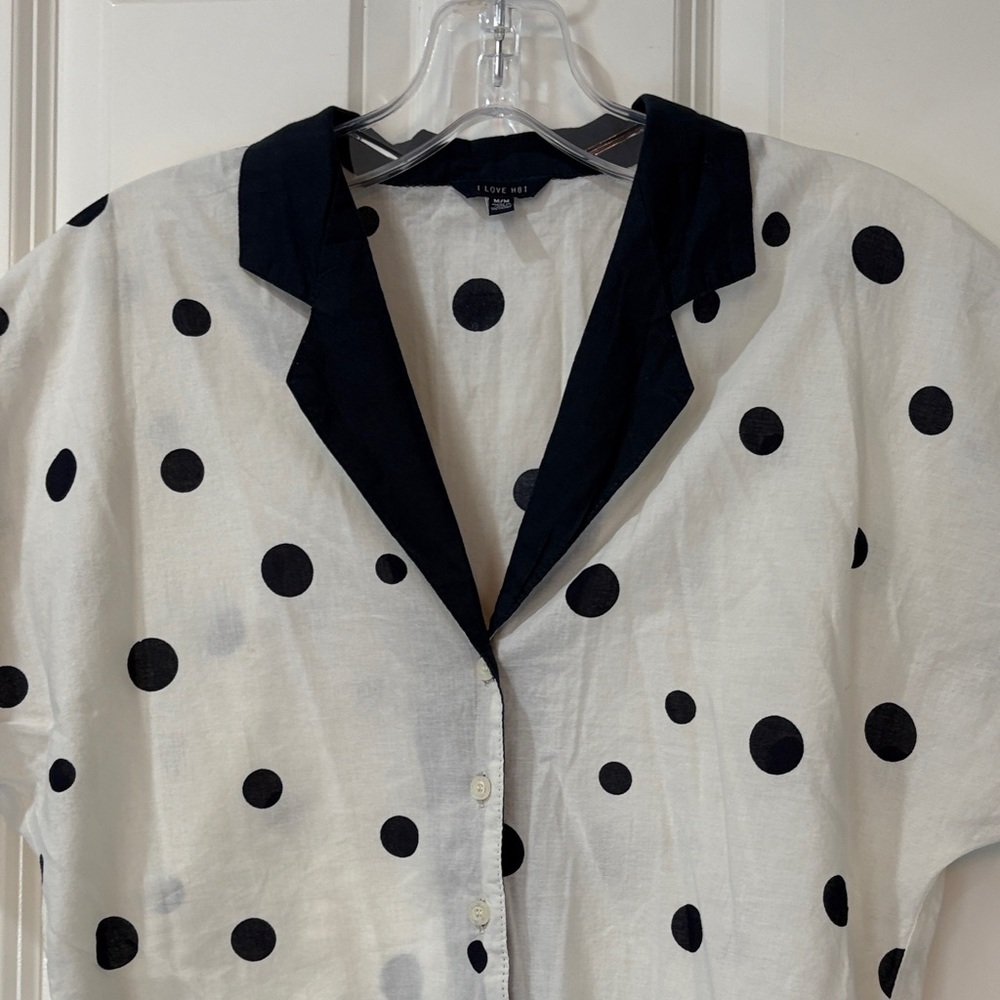 American Vintage White Button-Down Top with Black Polka Dots - Picture 3 of 5